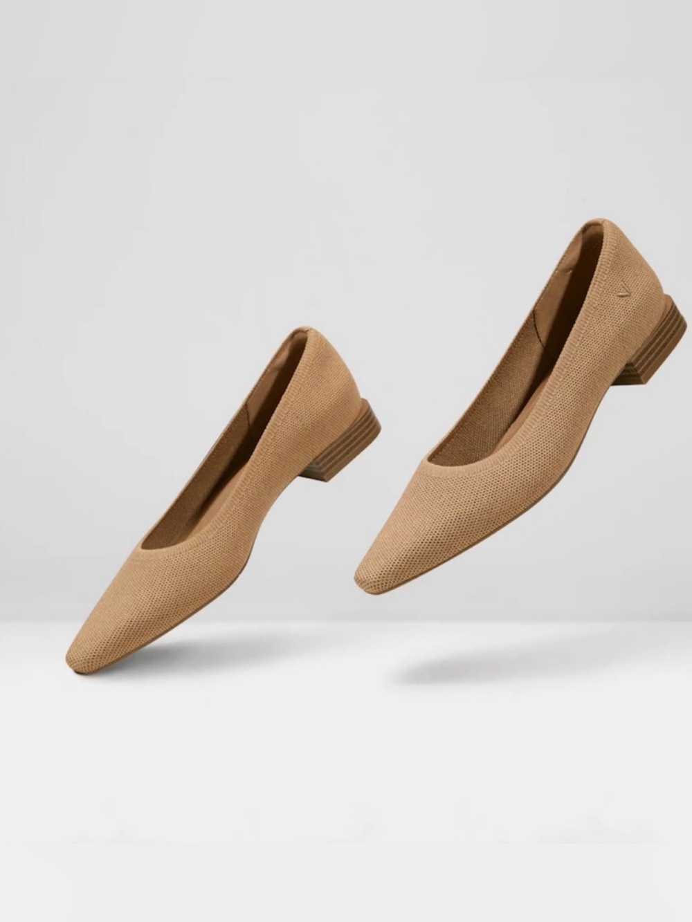 Vivaia Minnie Pointed Toe Tan Size 8.5 // 39.5